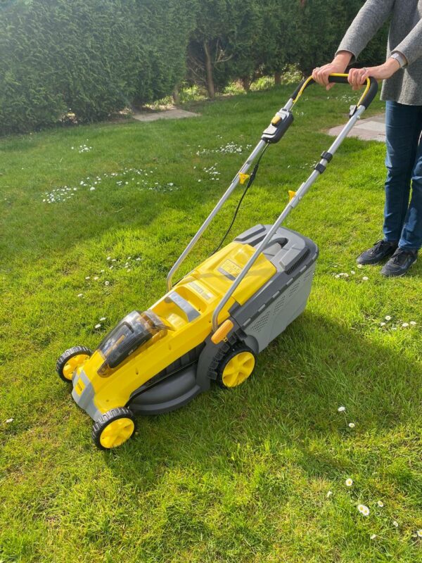 Tondeuse à batterie NEMURA 40V - Coupe de 37cm + 2 batteries 4Ah + chargeur rapide