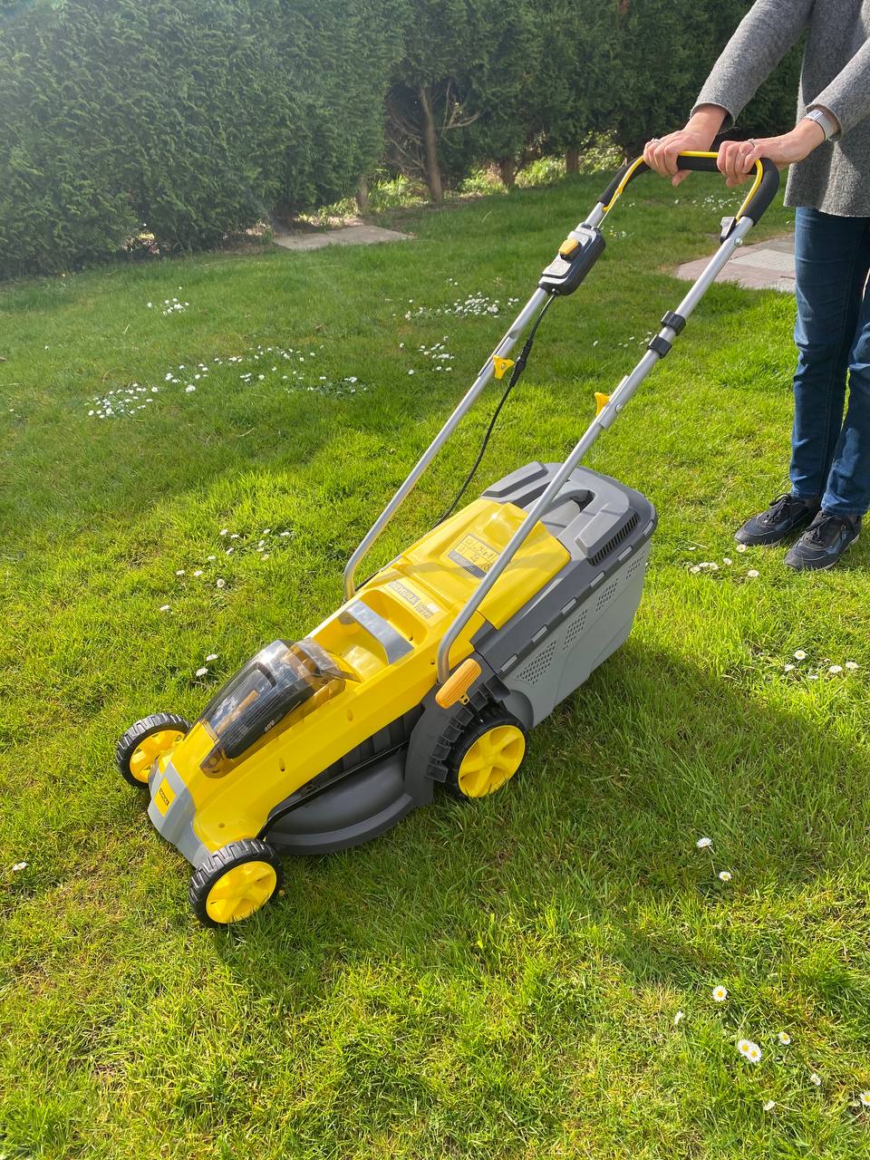 Tondeuse à batterie NEMURA 40V - Coupe de 37cm + 2 batteries 4Ah + chargeur rapide – Image 5