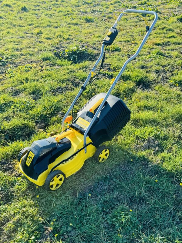 Tondeuse à batterie NEMURA 40V - Coupe de 32cm + Batterie 4Ah + Chargeur rapide