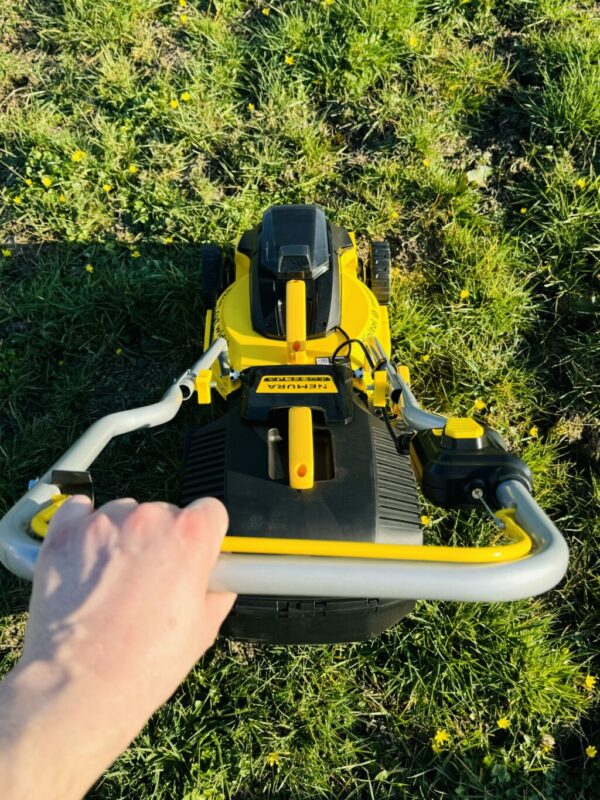 Tondeuse à batterie NEMURA 40V - Coupe de 32cm + Batterie 4Ah + Chargeur rapide